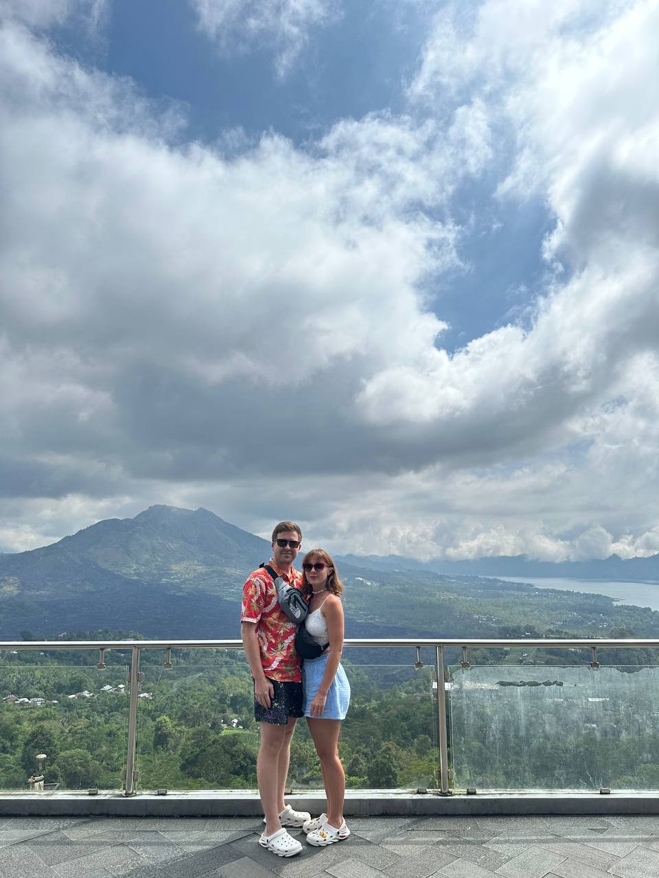 Ваян прекрасный человек, огромное уважение ему за то что он выучил русский язык, очень просто было