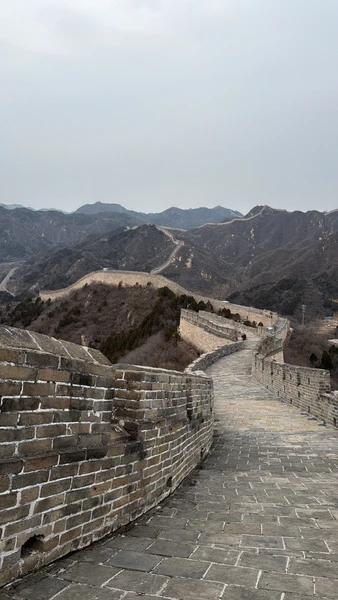 Прекрасная экскурсия, посетили все знаковые места, причем без толп и очередей, что очень приятно)