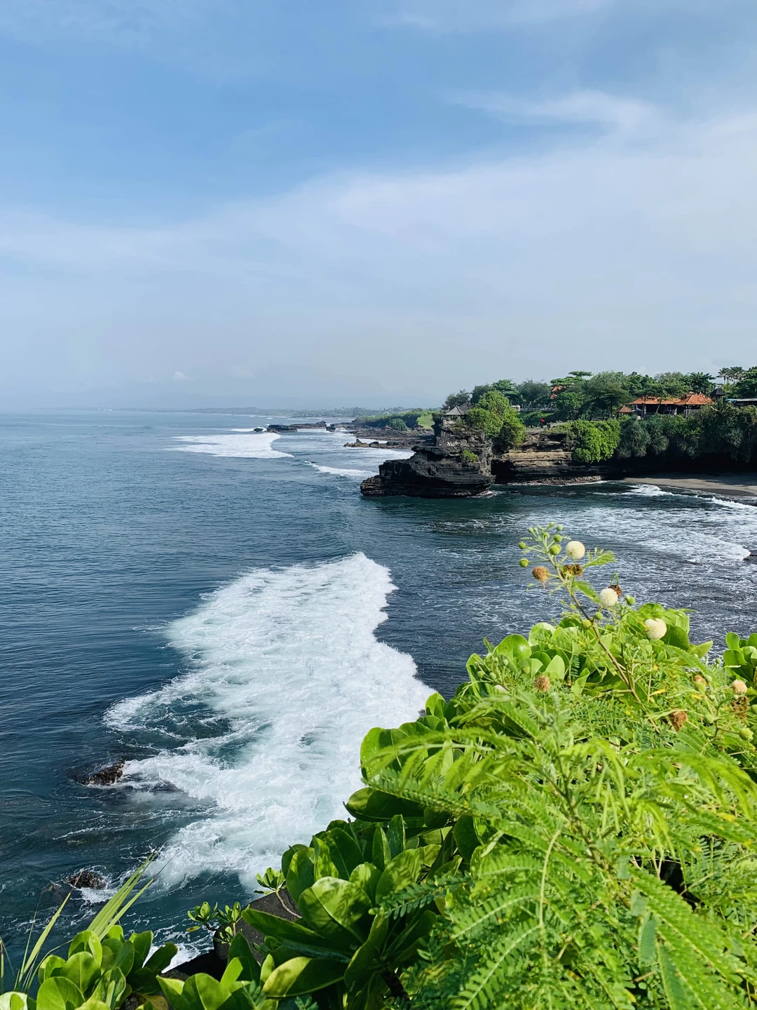 Красивые места, динамичный маршрут - от места до места на одном дыхании) Андрей отлично говорит и