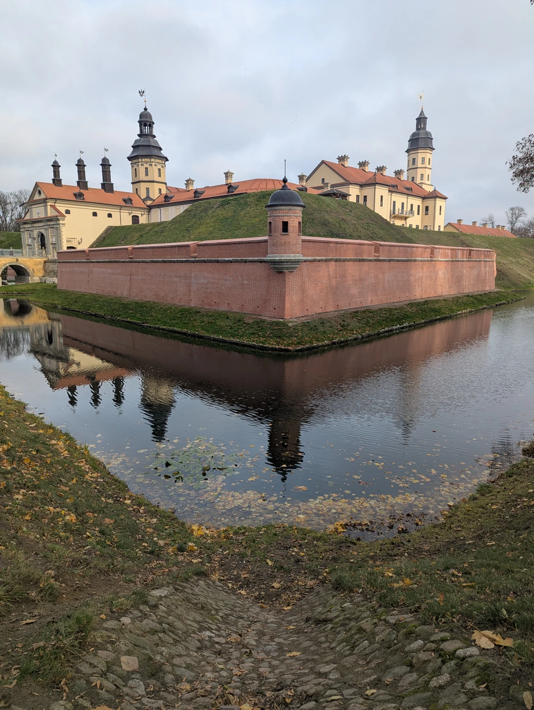Замки Беларуси: групповая экскурсия в Мир и Несвиж из Минска (Нина)