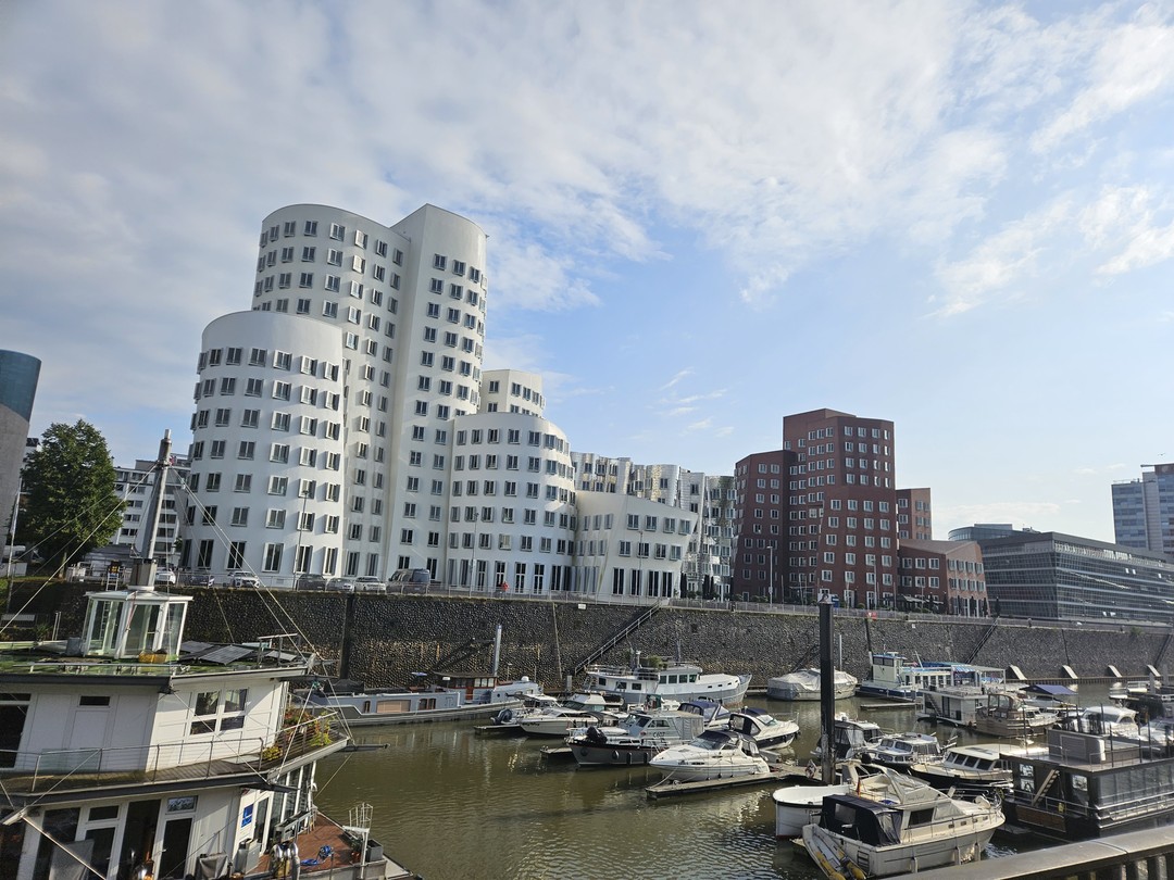 Нам понравилась экскурсия и прогулка по городу 🤗 спасибо нашему гидуТатьяне ❤️ было занимательно, легко и весело!