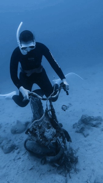 Это было потрясающе! Мой первый опыт фридайвинга в открытой воде, сказать что мне понравилось - ничего