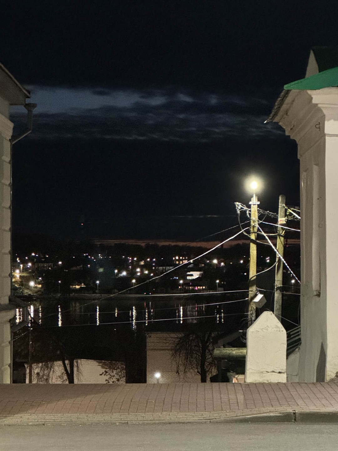 Классная и не банальная экскурсия с множеством разнообразных историй от экскурсовода, приправленная квестом и небольшими сувенирами