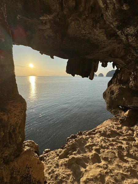 Великолепная экскурсия, которая оставила массу незабываемых впечатлений и ярких картинок в голове! Огромное спасибо супер гиду