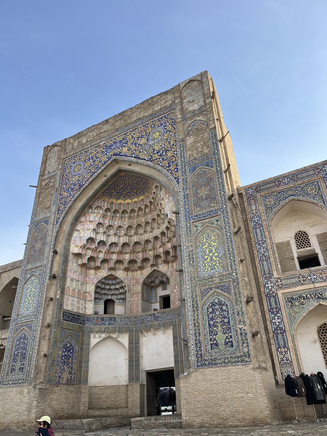 Даже не смотря на то, что на экскурсии была одна я - ее провели в полном объеме! Рассказы интересные, город прекрасный)