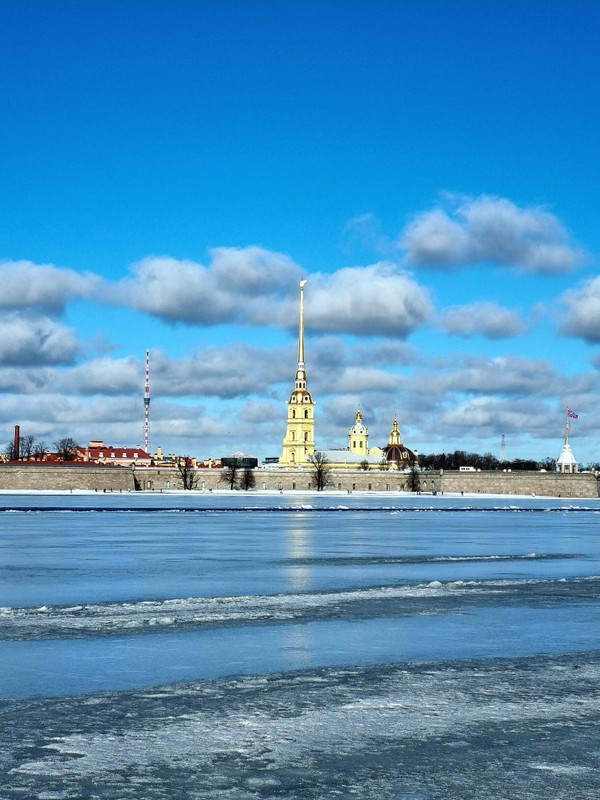 Цитадель, собор, тюрьма: экскурсия по Петропавловской крепости (билеты включены)
