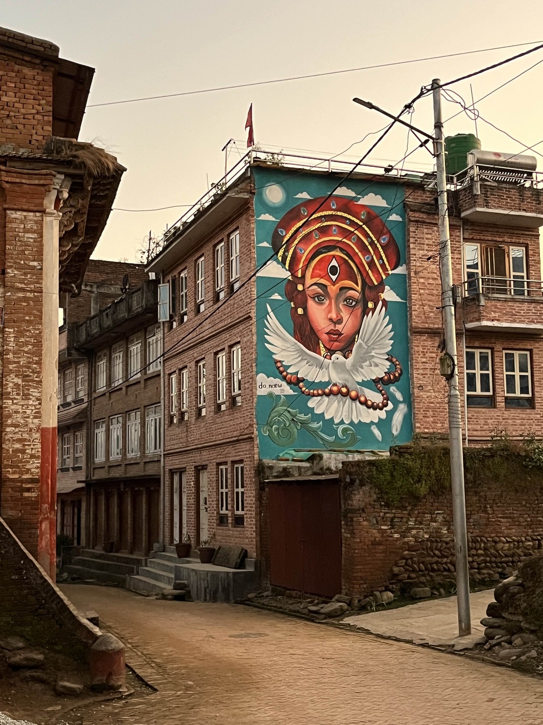 Виктория - лучший гид, который проводил для меня какие-либо экскурсии. Она продуманно выстроила программу, увлекательно рассказывала