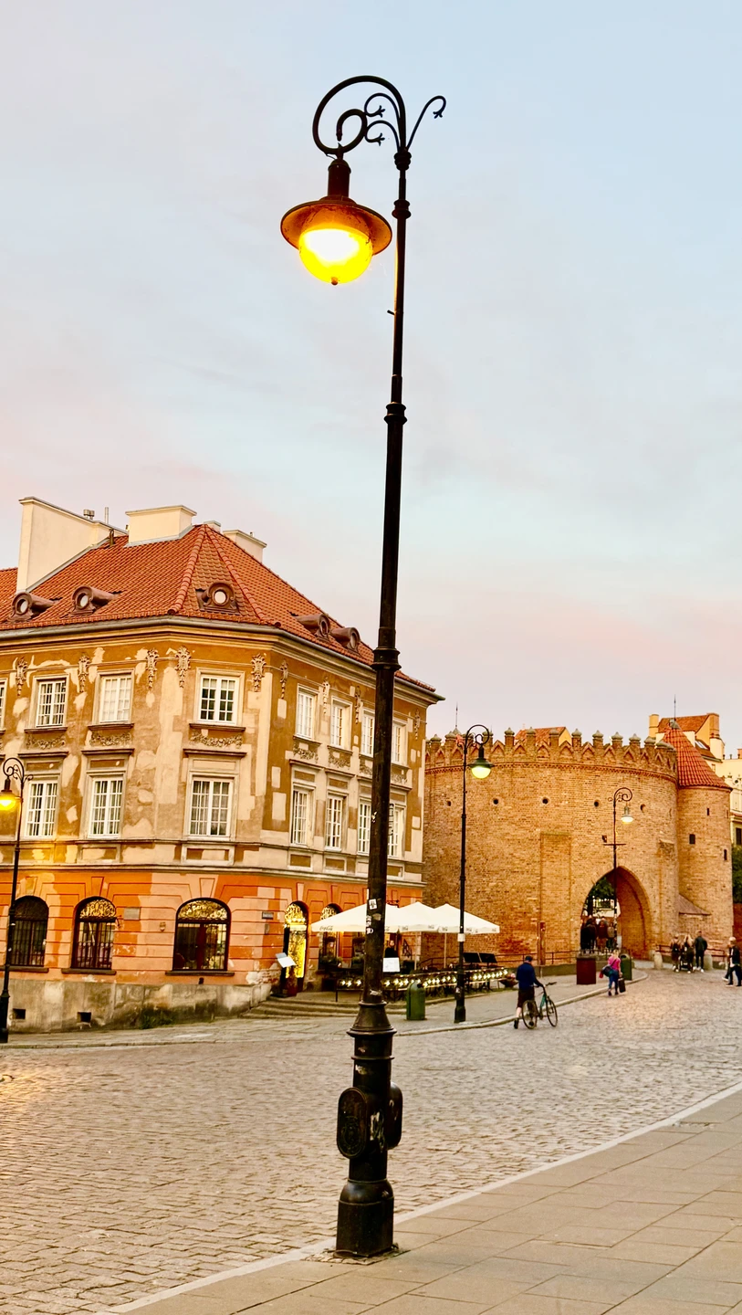 Яна- великолепный гид. Встреча с ней большая удача. Знающая и влюбленная в свою работу. Любящая страну