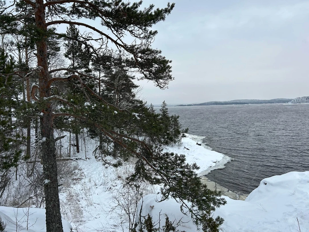 Нам очень понравилось! Карелия и шхеры в частности завораживают 😍 В день нашей экскурсии в январе было очень холодно, но в лодке успевали отогреться)