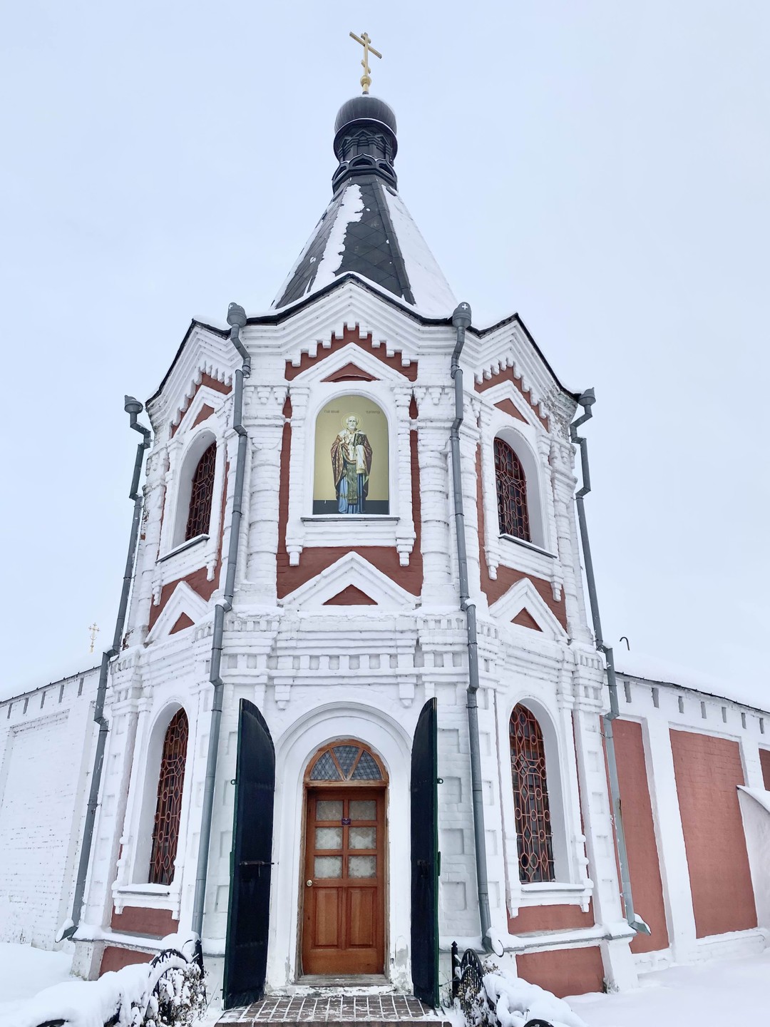 Прекрасная экскурсия, замечательный гид Михаил, было очень интересно не только взрослым, но и детям!!!