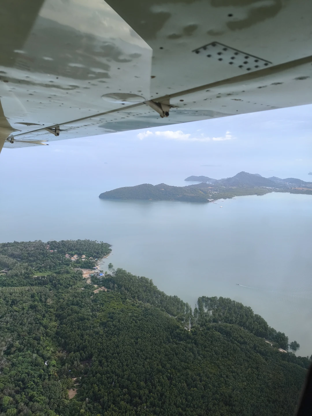 Идея полета-просто классная тема. Вид сверху прекрасен. Спасибо за организацию данного вида отдыха!