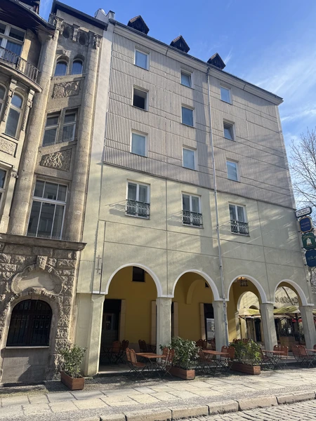 у нас получилась индивидуальная экскурсия. гид Неля заворожила своим интреснейшим рассказом, что 2 часа прошло как