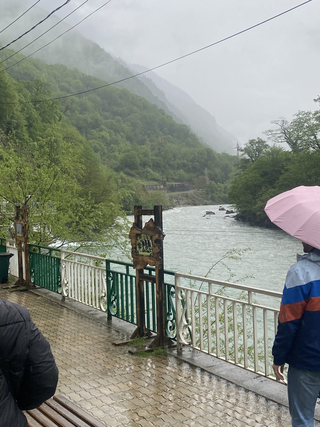 В целом не плохо, но можно расширить количество точек, заезжать на смотровые площадки, например на подвесные