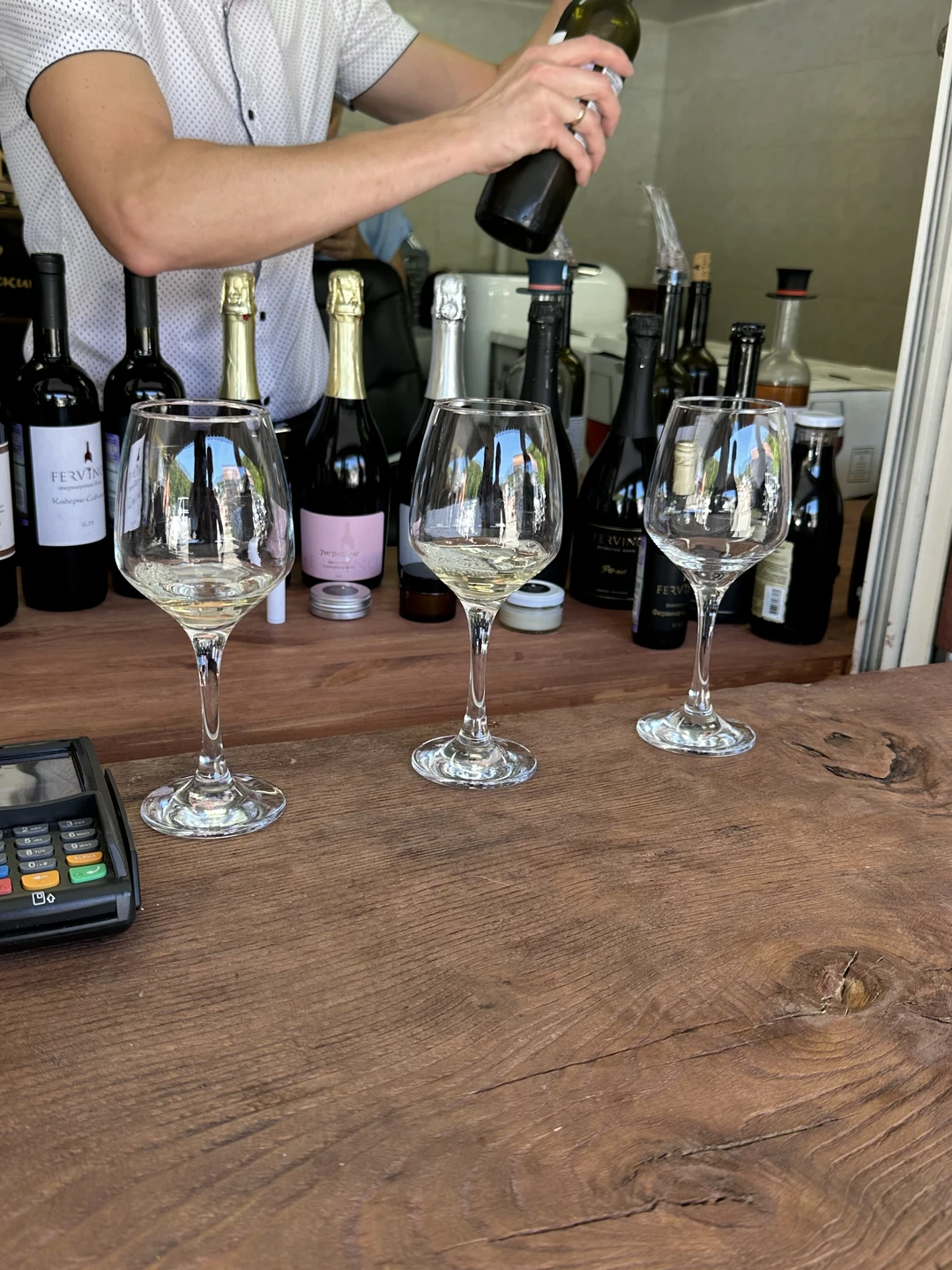 Нам с мужем очень понравилась экскурсия, успели посетить очень много красивых мест, заезжали даже в незапланированные