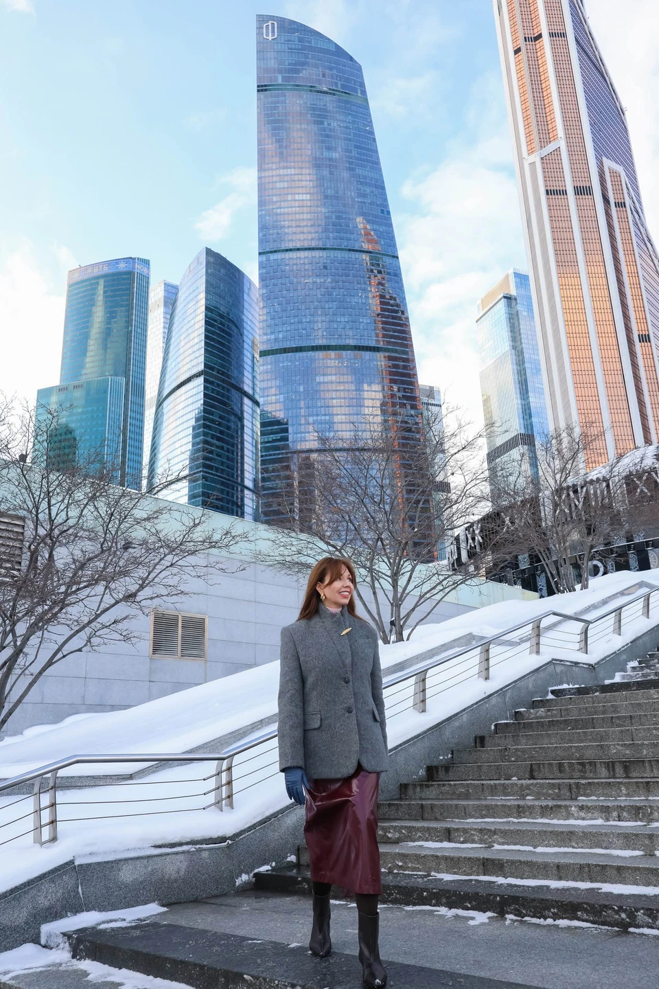 Прекрасная Александра встретила, объемно рассказала по Сити. Я - коренная москвичка, ко мне в гости прилетела