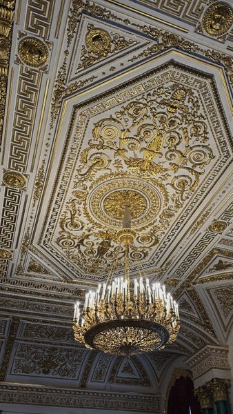 Эрмитаж: самое важное за 2 часа в мини-группе (билеты без очереди включены) (Алексей)