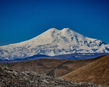 Баксанское ущелье, поляны Нарзанов и Азау, Эльбрус