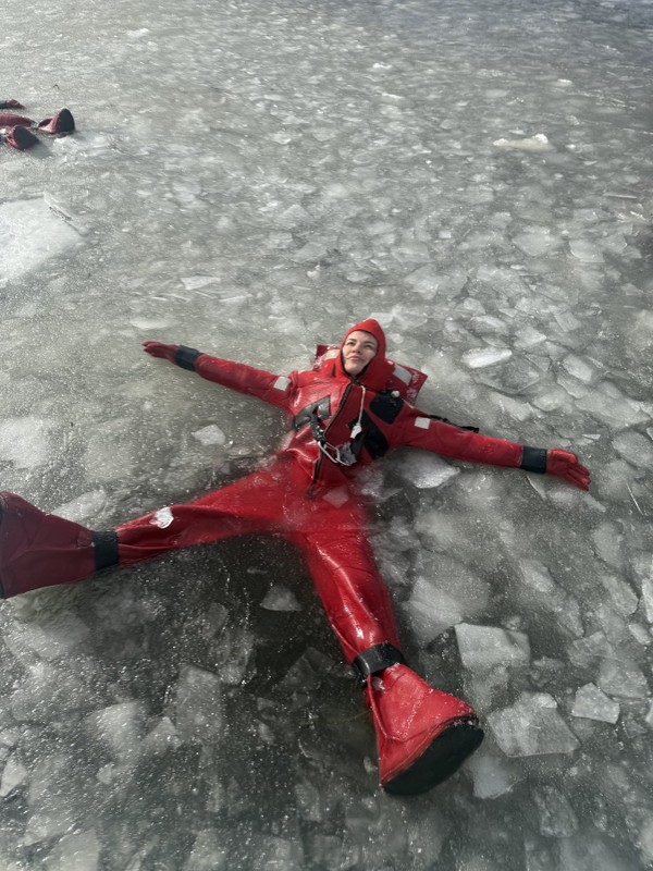 Виды Айс-флоатинг: купание в Кольском заливе