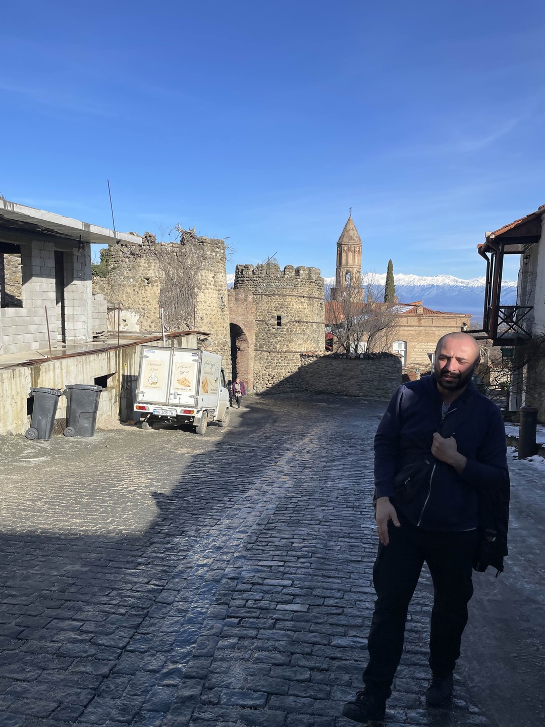 Большое спасибо гиду Джимми и водителю Робби за прекрасную экскурсию. Экскурсия была очень информационный, запоминающейся, колоритная.