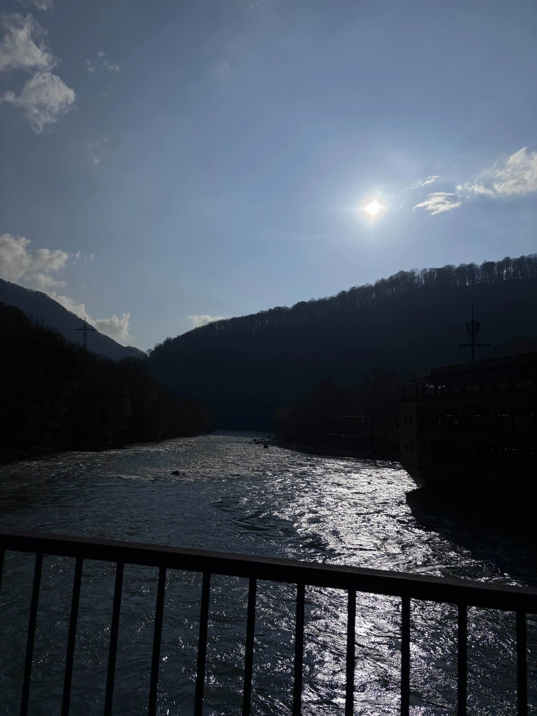 Спокойная и умиротворенная экскурсия,интересные рассказы об Абхазии и очень красивые виды!