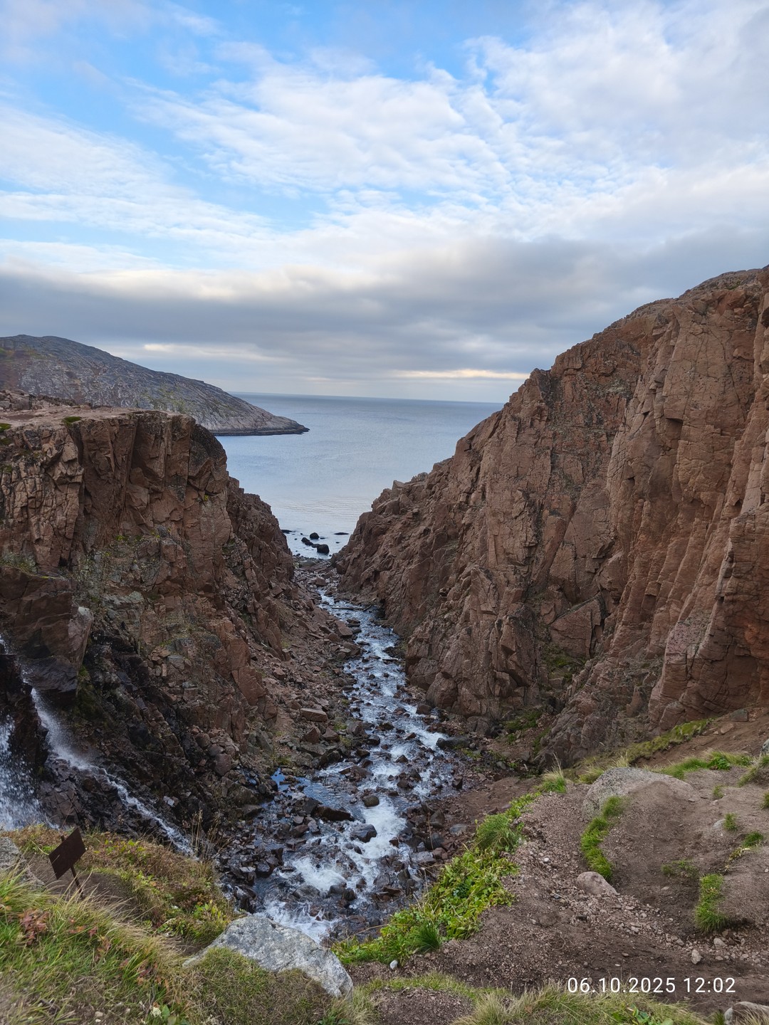 Всё понравилось. По пути гид Никита рассказывал много интересного о городе, области и Териберке
