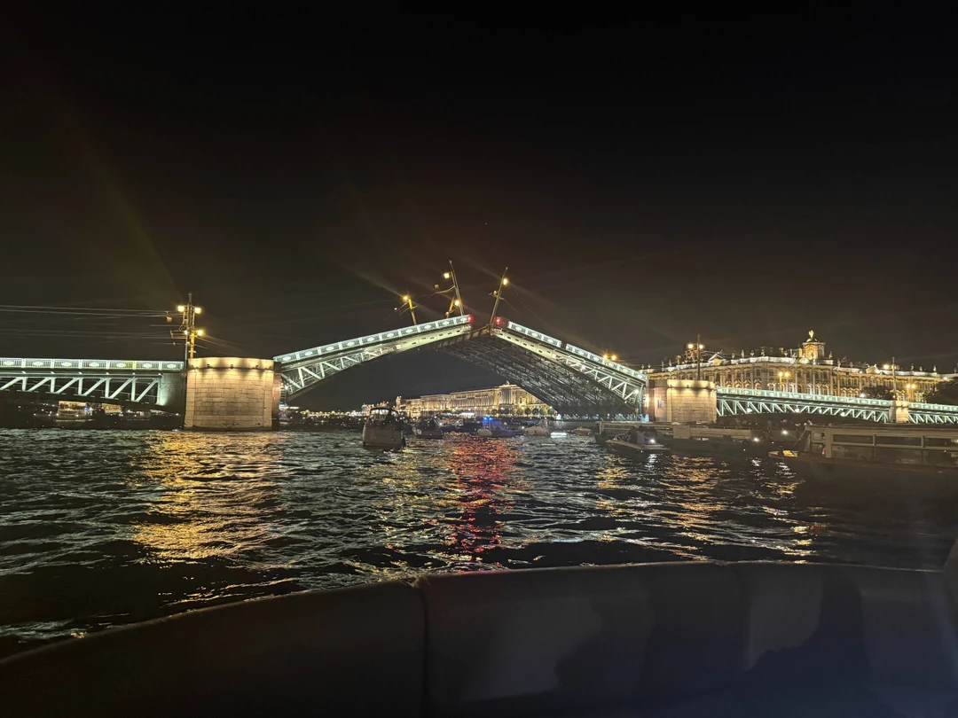 Просто супер, капитан профи, мы с супругом так насладились поездкой, было прям мало. Спасибо!!!