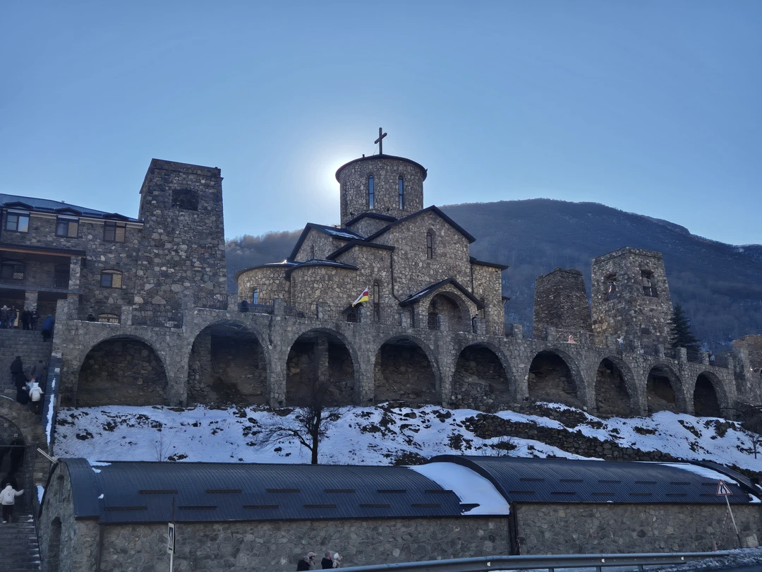 Отлично съездили сегодня в Осетию, повезло с компанией, и особенно с нашим рассказчиком/гидом/водителем в одном лице