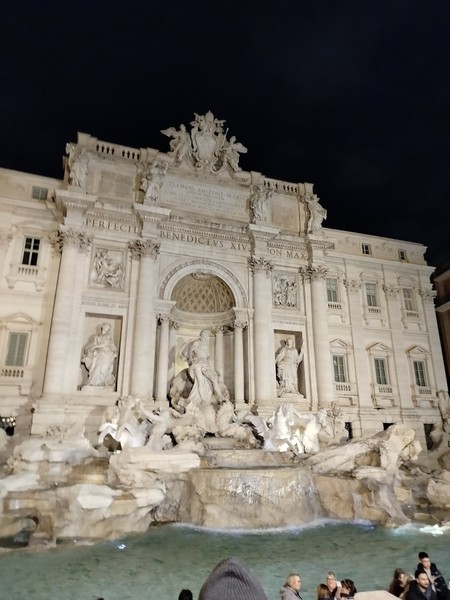 На экскурсии в моей мини группе присутствовали только я и моя собака. Так получилось, что в