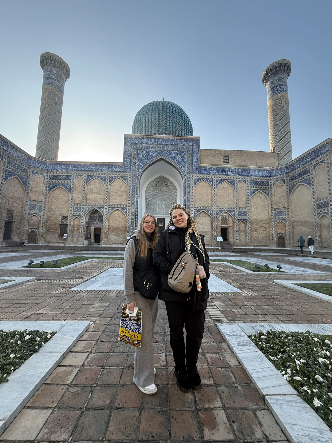 Прекрасный тур с великолепным гидом! Это восторг 🤩 Очень гостеприимный, внимательный, умеет развеселить и найти подход