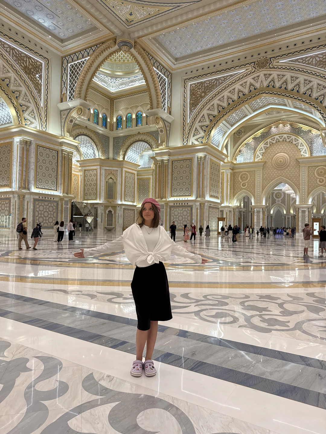 Хотим выразить искреннюю благодарность нашему замечательному гиду Азаму за незабываемый отдых в ОАЭ!