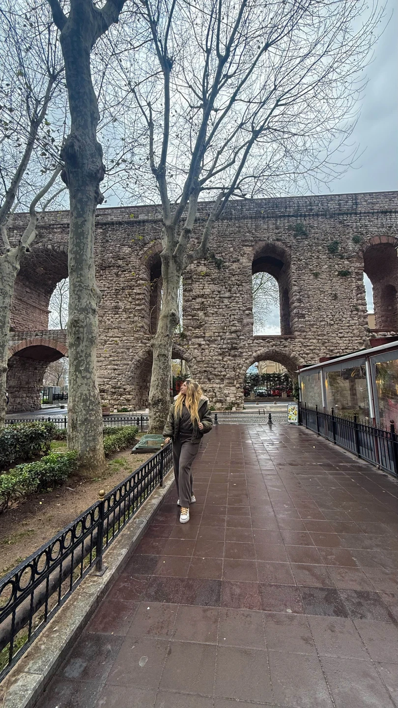 Большое спасибо за незабываемую экскурсию «Затерянный Константинополь: прогулка по улицам Второго Рима». Это было одно из