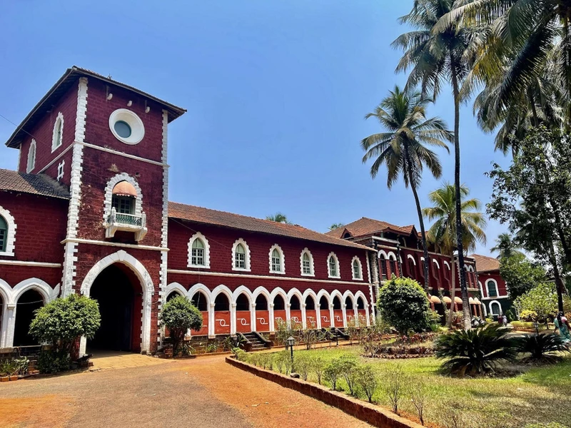 Из Гоа - в Махараштру: крокодилы, дворец и дикий пляж