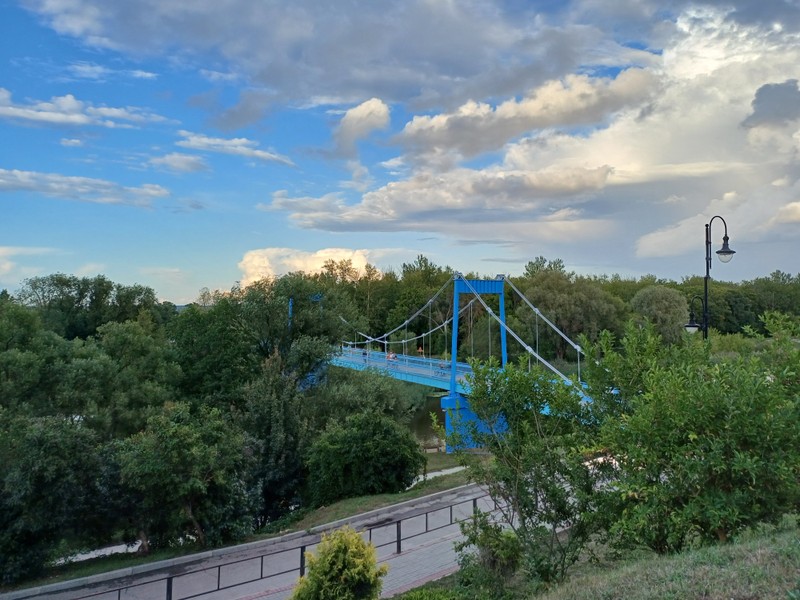 Купец торгом, мужик горбом, поп горлом
