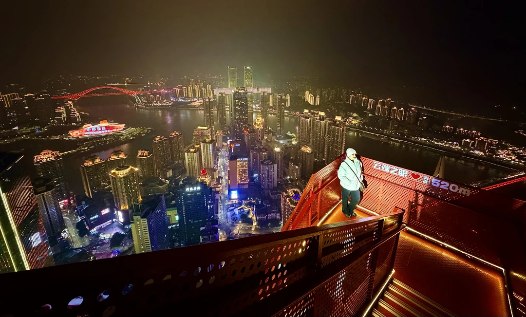 Экскурсия на 5ть, экскурсовод Алина на 5ть. Все понравилось, однозначно рекомендую!!!