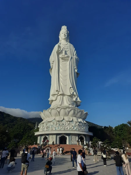 Наталья удивительно приятный и спокойный человек. С ней было очень комфортно общаться. Экскурсия была очень насыщенной