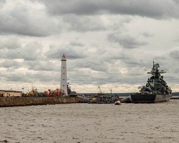 Петергоф и Кронштадт