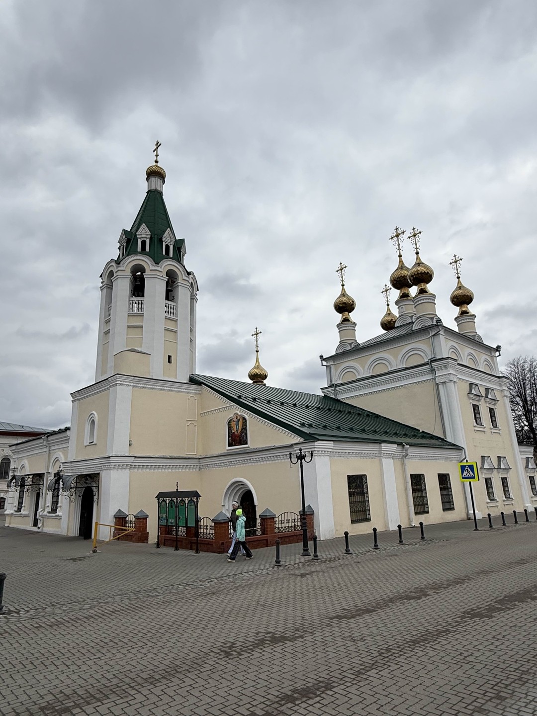 Елена прекрасный экскурсовод, очень емко, доступно, интересно и с большой любовью к своей земле и своему