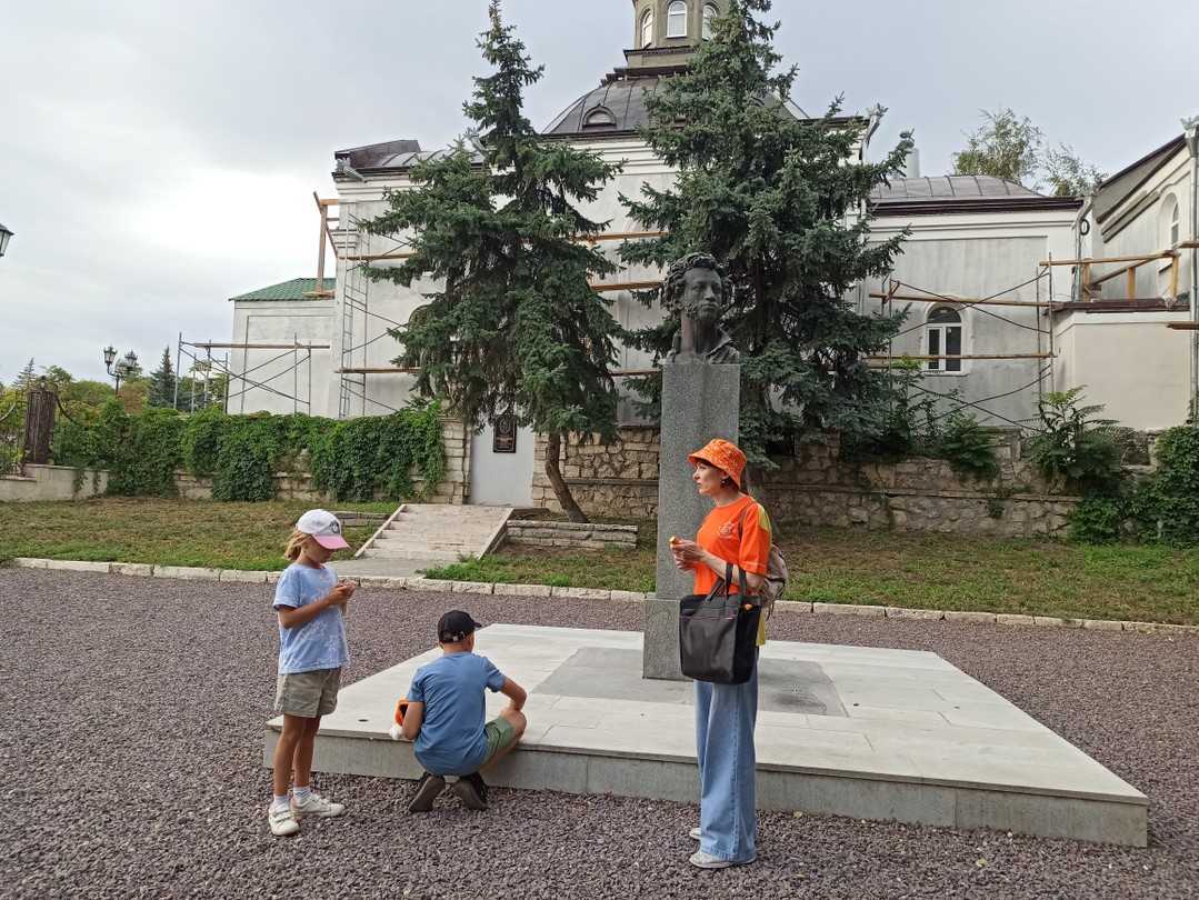 6 августа мы с внуками участвовали в детском квесте. Внукам 9 и 12 лет. Для старшего