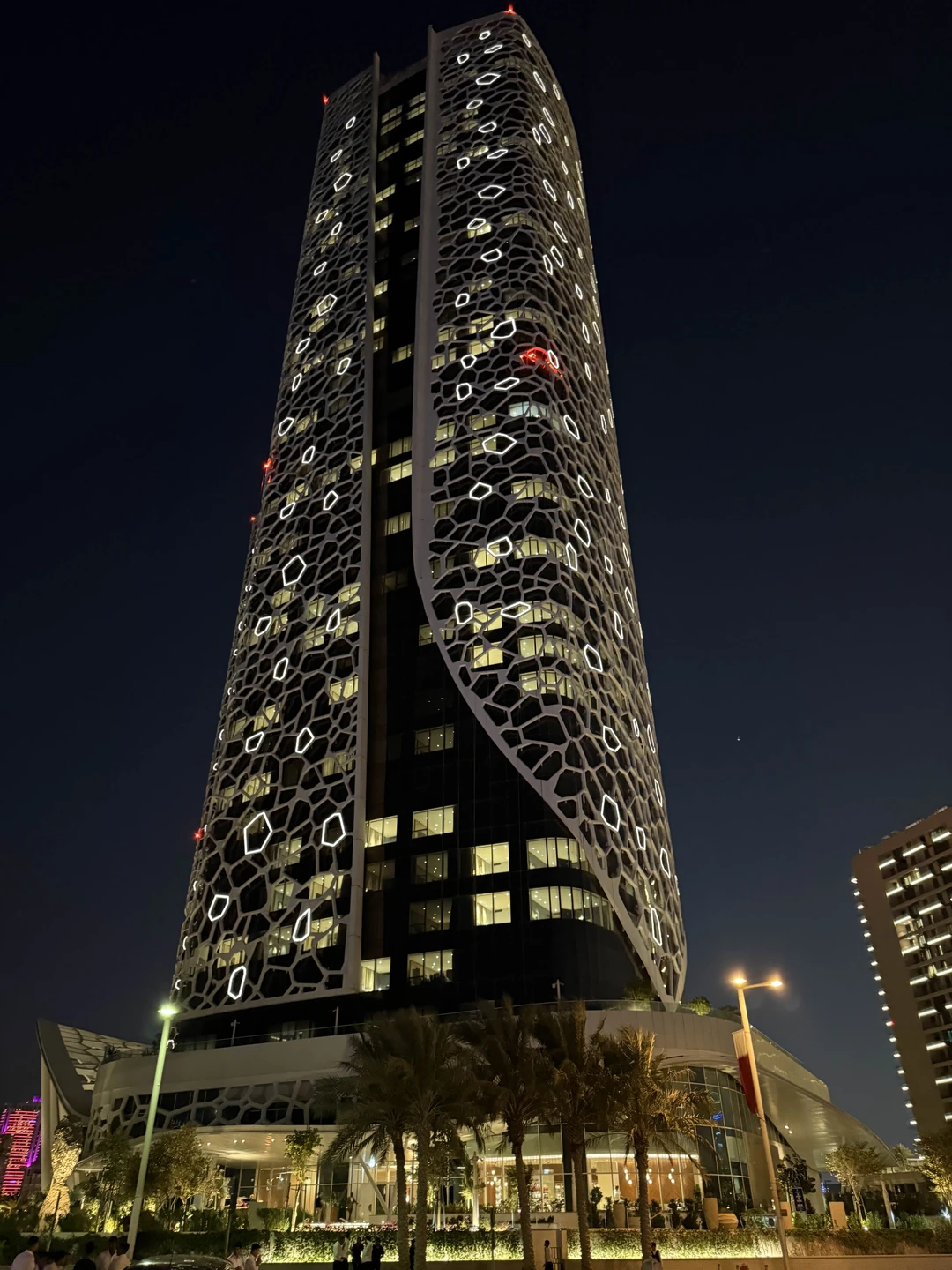 У нас была экскурсовод Зуля))нам она очень понравилась)буду рекомендовать друзьям ее))