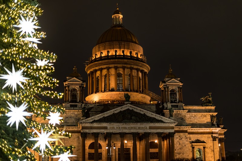 Фото к экскурсии Самые красивые новогодние ёлки Петербурга