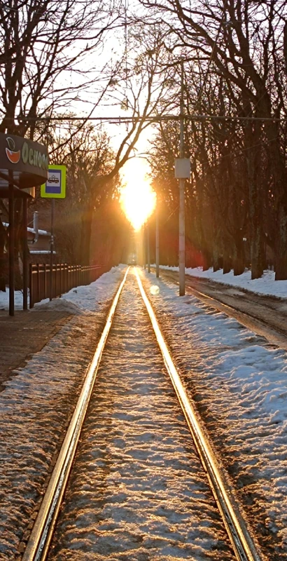 Шёл трамвай 10-й номер…