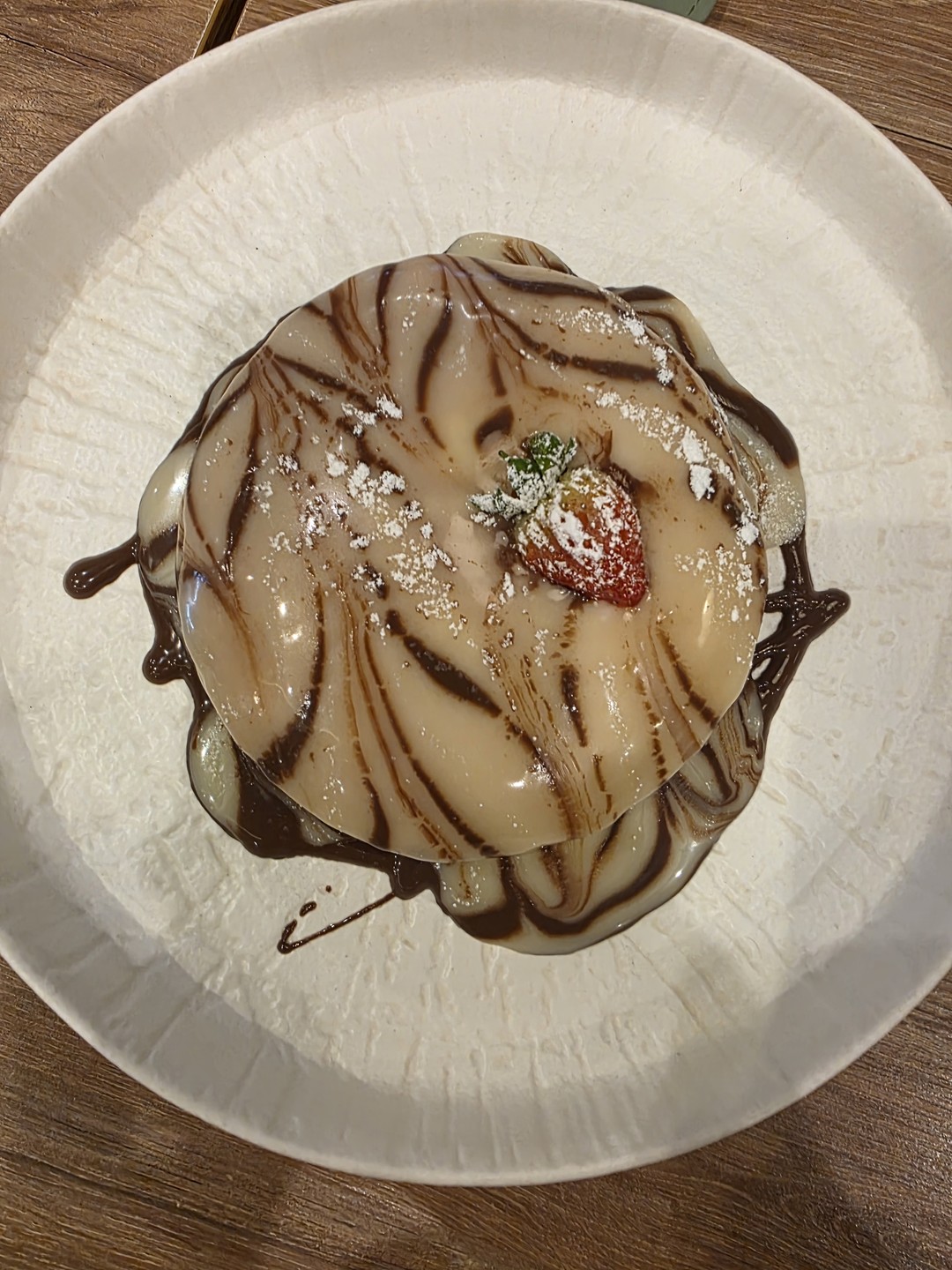 Сегодня посетили прекрасный город Ереван. Наш экскурсовод Роза - знаток своего дела и города. Провела нас