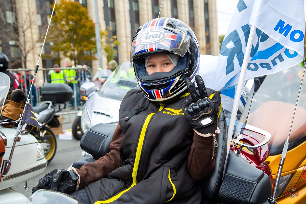 Все высотки Москвы — на мотоциклах (круглый год) (16/23)