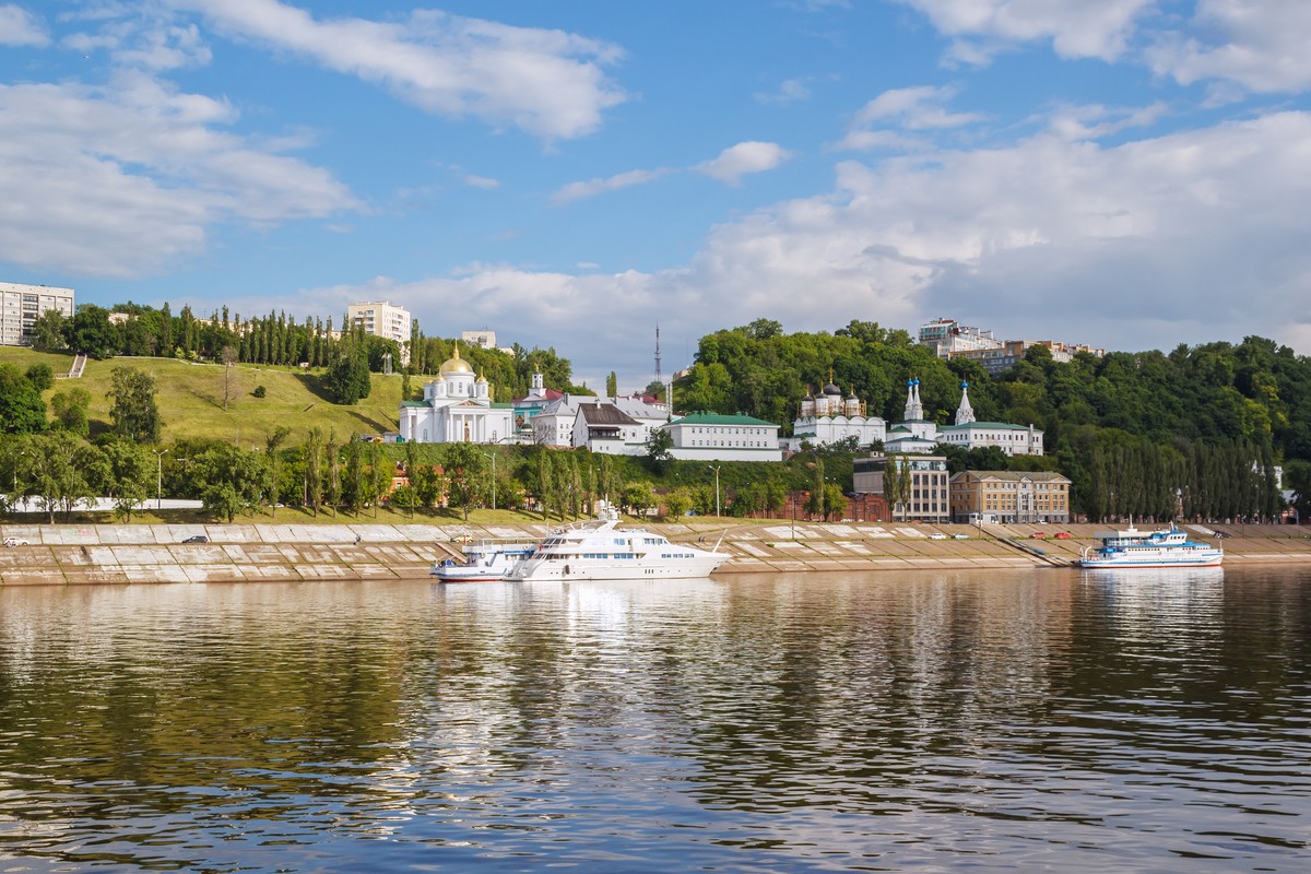 Нижний Новгород с воды: прогулка на яхте