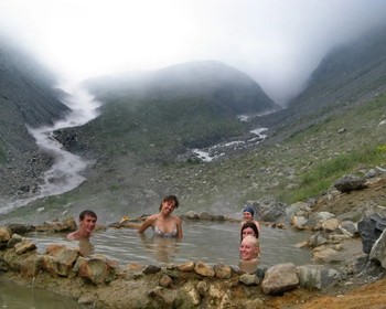 Спуск и купание в источниках