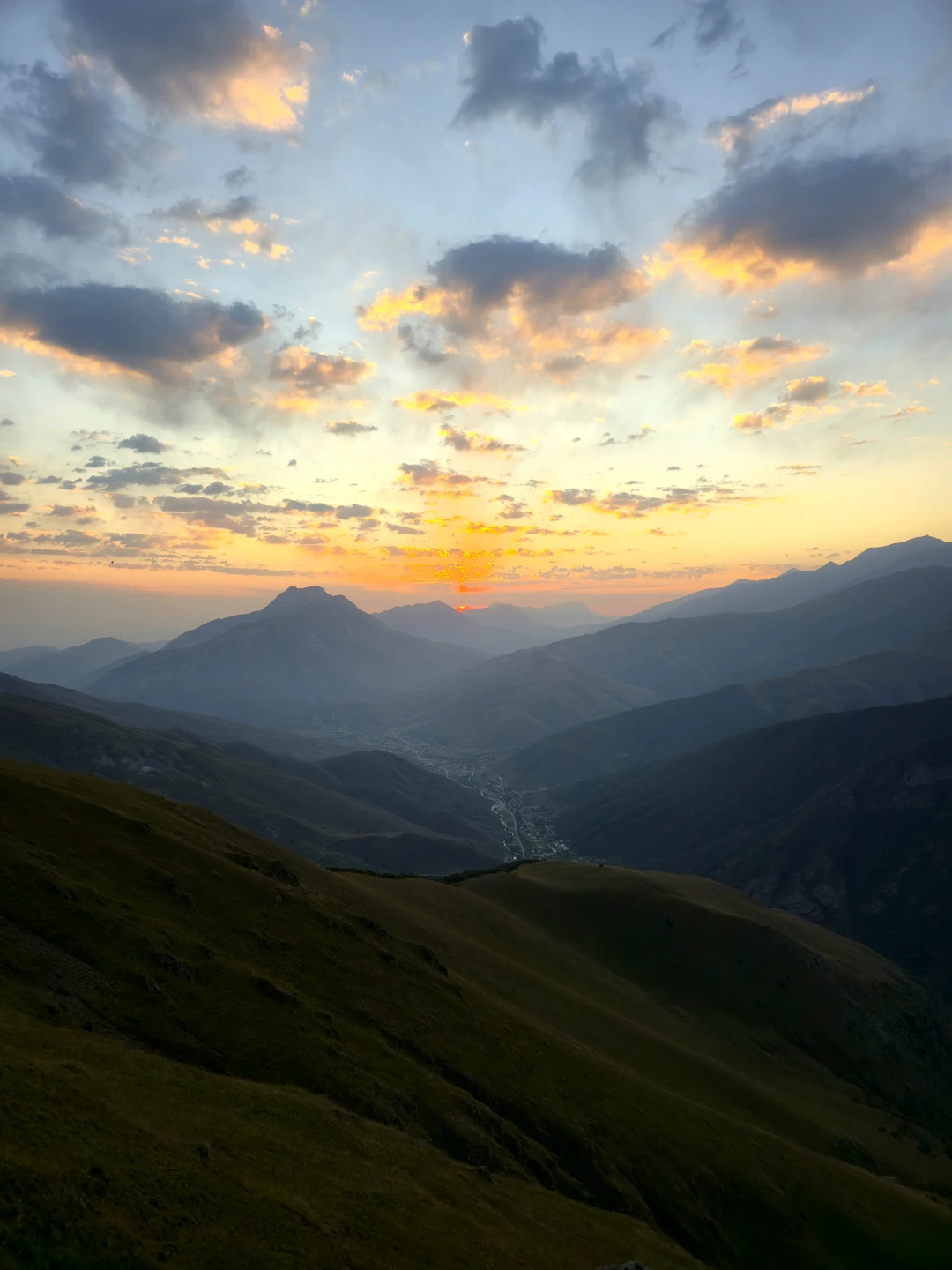 Спасибо нашему гиду Роланду за незабываемые эмоции и комфортную поездку. Это был лучший рассвет и потрясающие виды