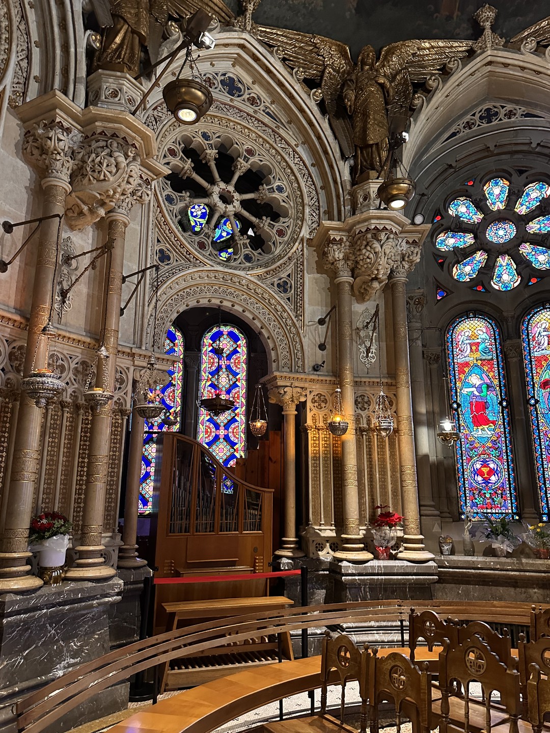 Потрясающая поездка в духовный центр Каталонии. Владимир провел по всем тайным местам, организовал, чтобы мы попали