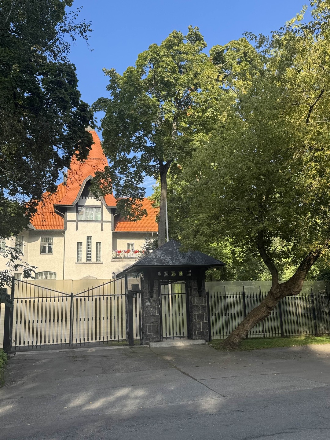 Каменный остров: добро пожаловать в тайный сад императора (Евгения)