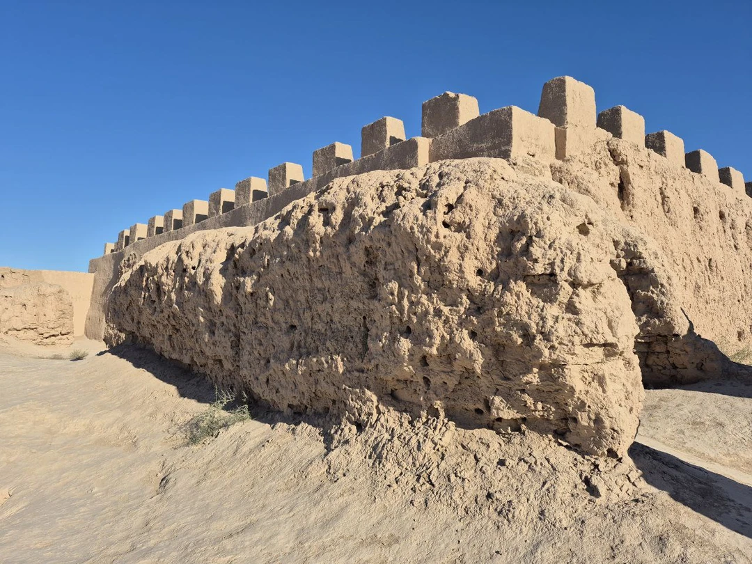 Древние крепости пустыни Кызылкум из Хивы (Надежда)
