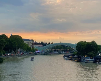 Встреча, размещение в отеле, приветственный ужин